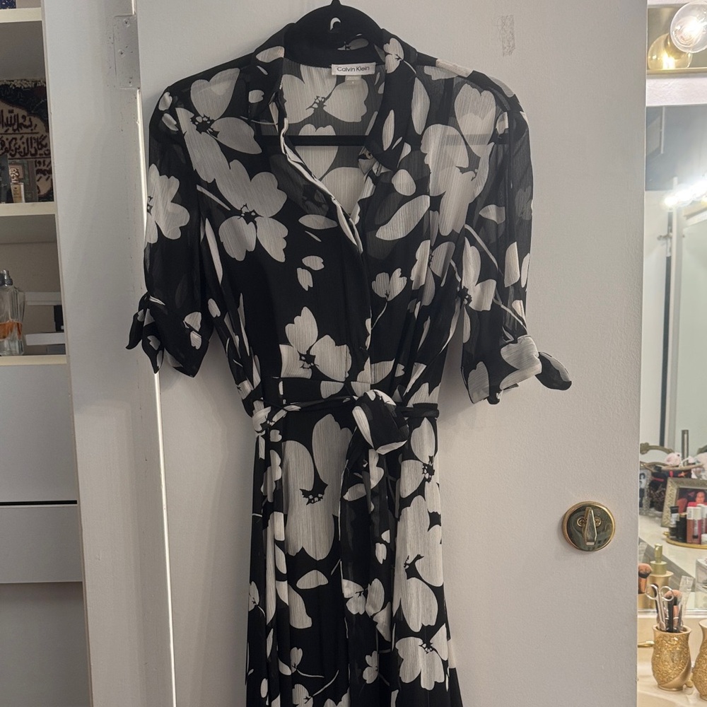 Calvin Klein Black and White Floral Robe